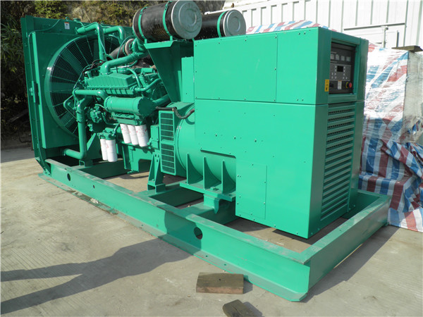 龙陵发电车出租-柴油发电机组在使用的过程中应该做好哪些防护工作
