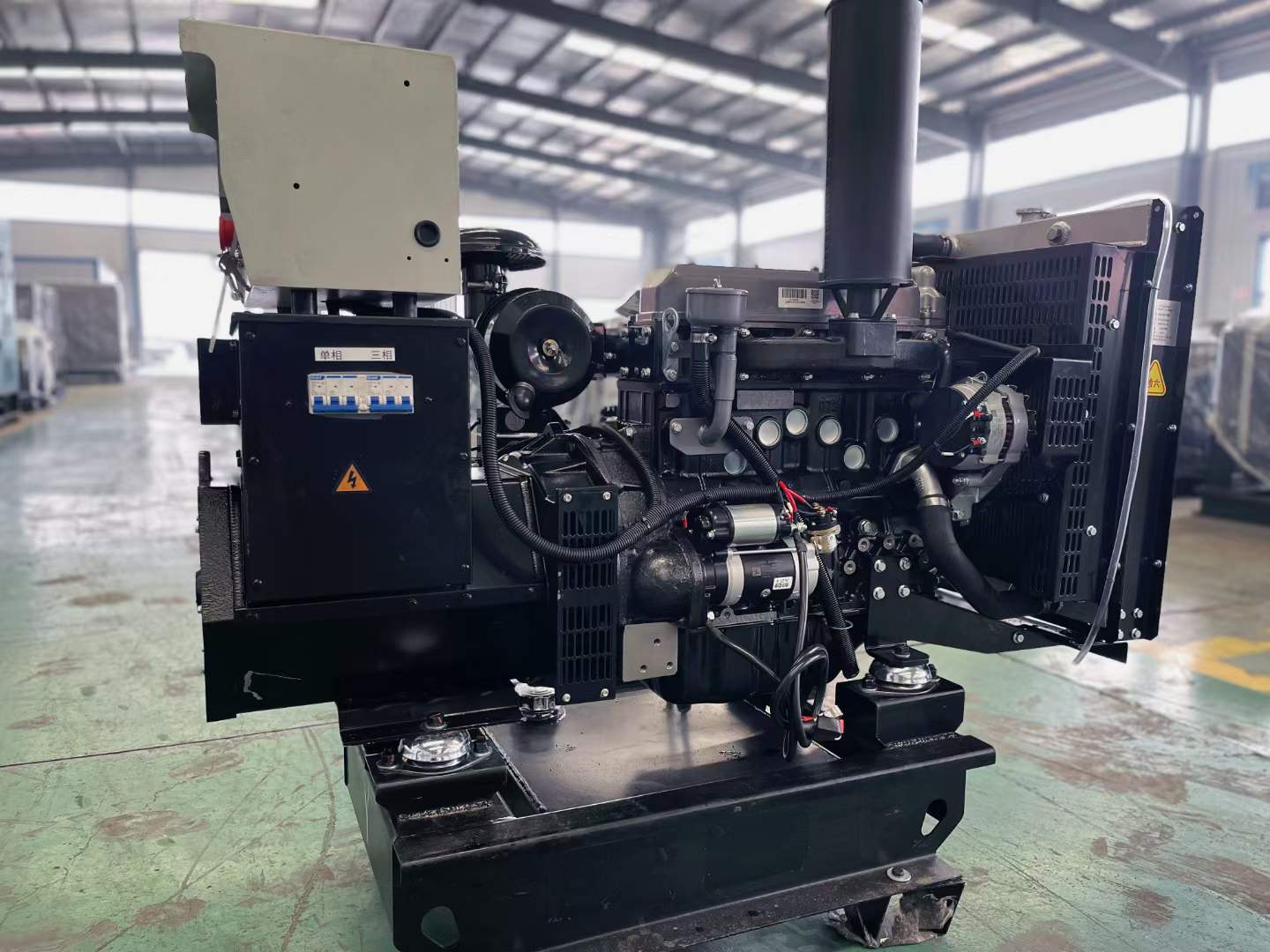 龙陵如何降低电感性负载对发电机的影响？