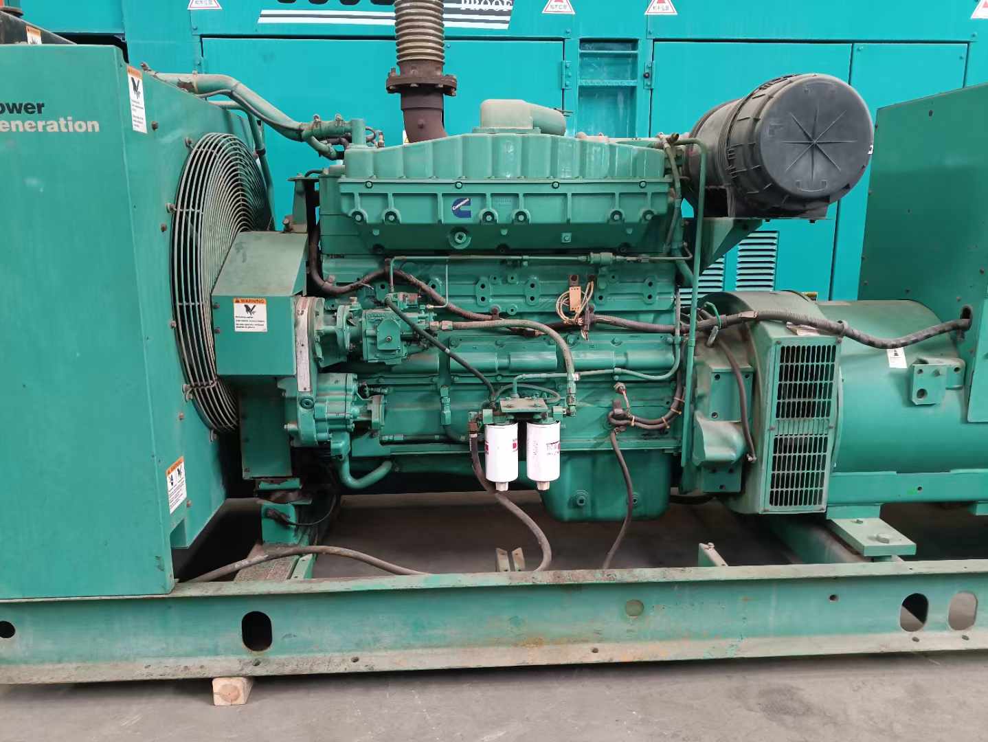 龙陵过载会对 600kW 柴油发电机组造成哪些损害？