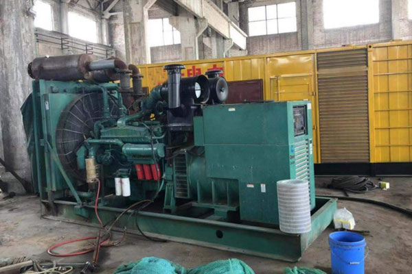 龙陵发电机组的空气滤清器应该如何保养？