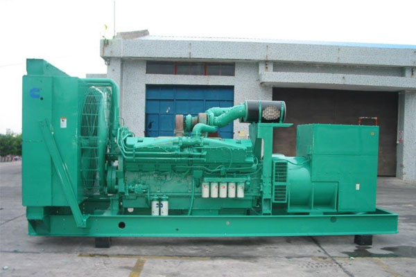 龙陵工厂发电机应急发电时如何更准确地检查发电机状态？