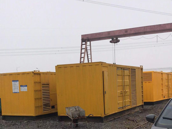 龙陵100kw柴油发电机组每小时油耗？