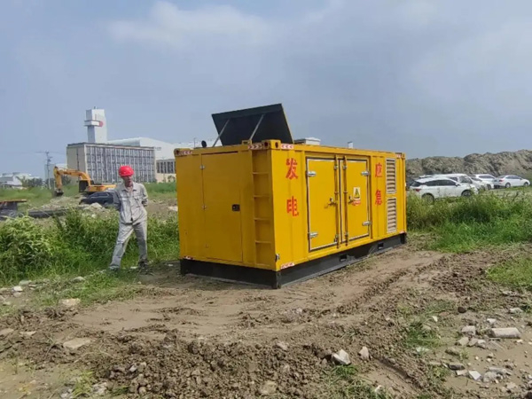 龙陵200KW柴油发电机机组每小时的油耗量受哪些因素影响？