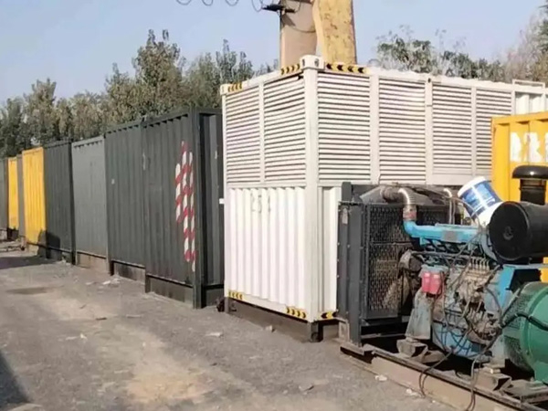 龙陵200KW柴油发电机机组每小时油耗是多少？